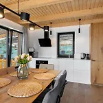 Looktatry Osada Gubalowka View شقة كوشتيليسكا